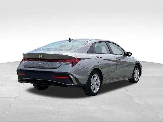 Hyundai Elantra  2025 Hyundai Elantra  2025