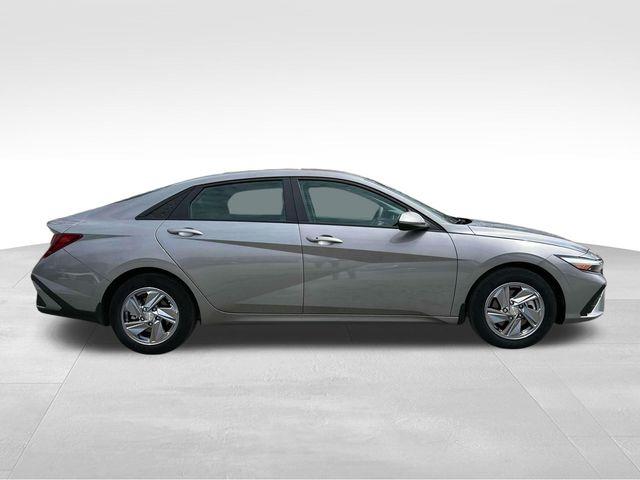 Hyundai Elantra  2025 Hyundai Elantra  2025