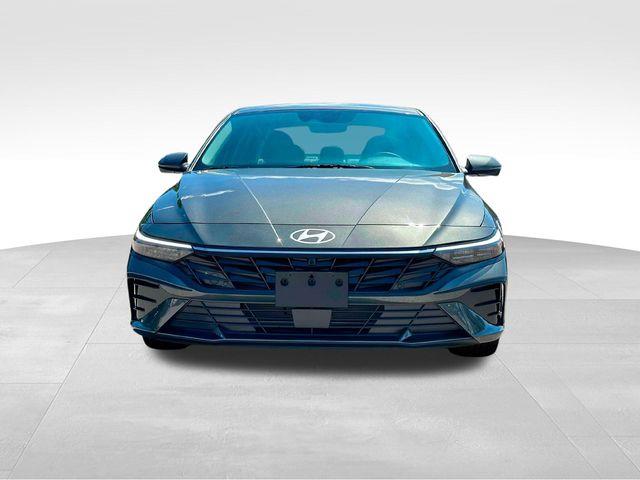 Hyundai Elantra  2025 Hyundai Elantra  2025