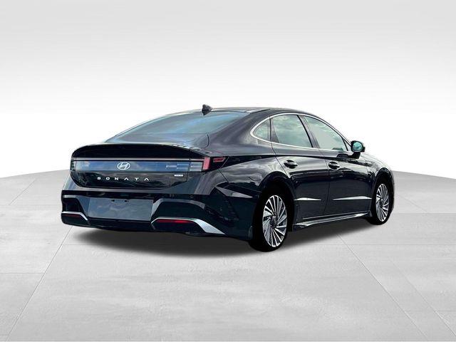 Hyundai Sonata Hybrid  2025