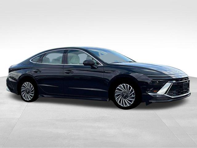 Hyundai Sonata Hybrid  2025