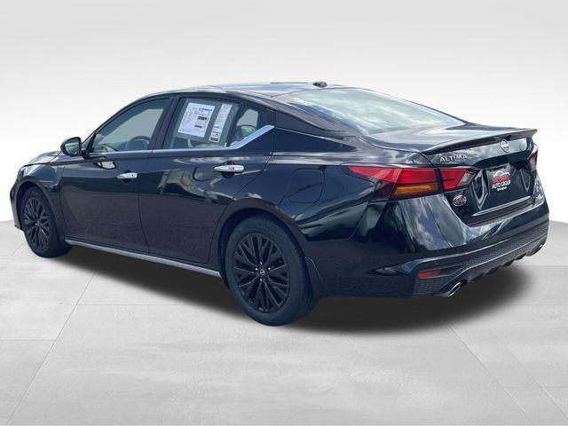 Nissan Altima  2025