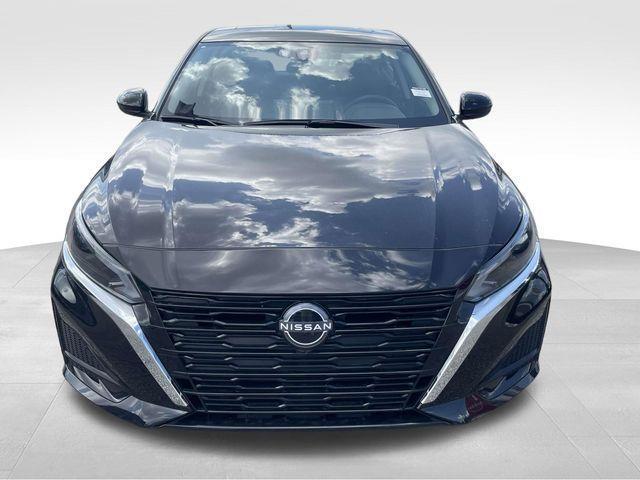 Nissan Altima  2025