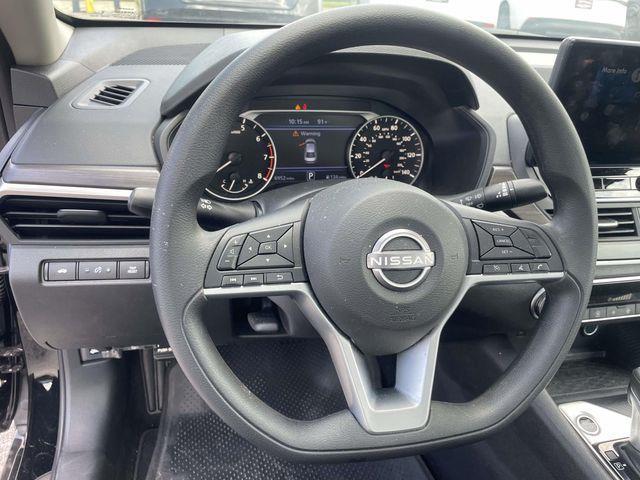 Nissan Altima  2025