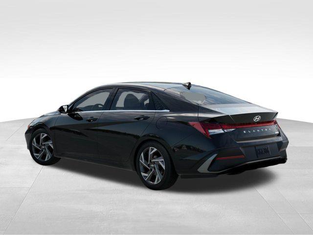 Hyundai Elantra  2025