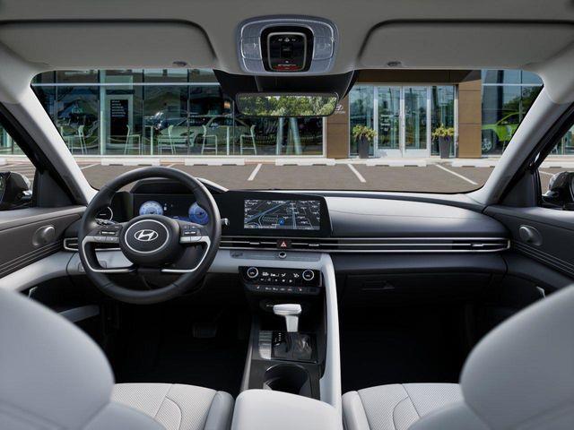 Hyundai Elantra  2025