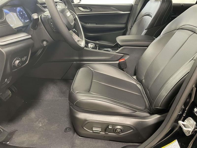 Jeep Grand Cherokee  2025