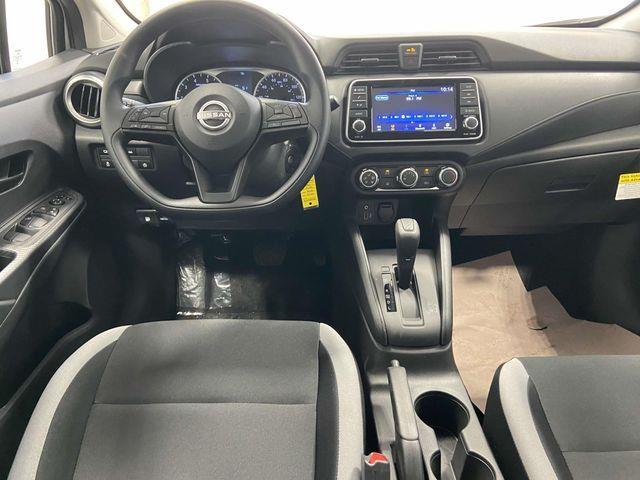 Nissan Versa  2025