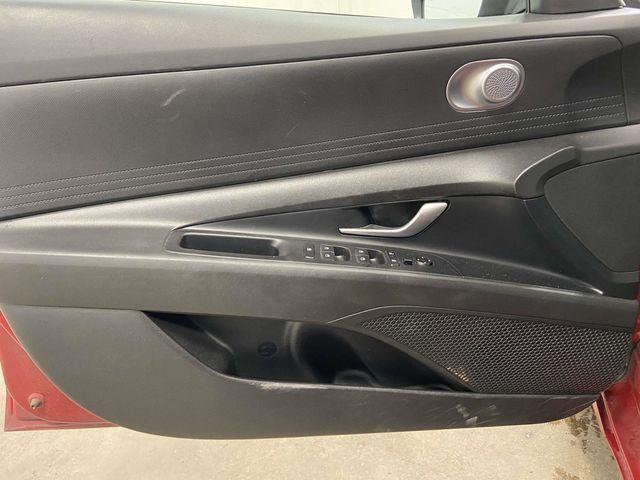 Hyundai Elantra  2024 Hyundai Elantra  2024