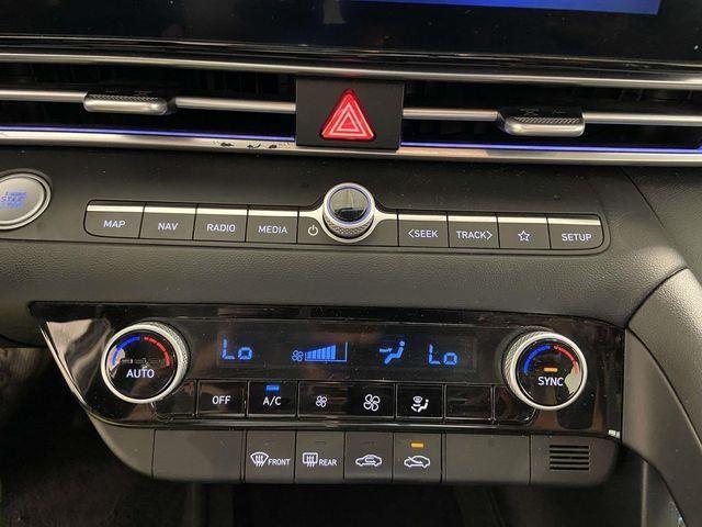 Hyundai Elantra  2024 Hyundai Elantra  2024