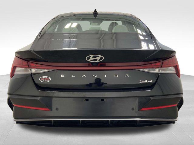 Hyundai Elantra  2024 Hyundai Elantra  2024