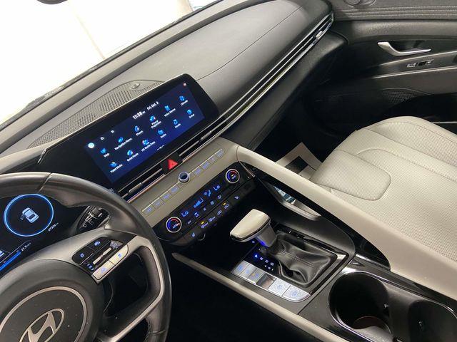 Hyundai Elantra  2024 Hyundai Elantra  2024