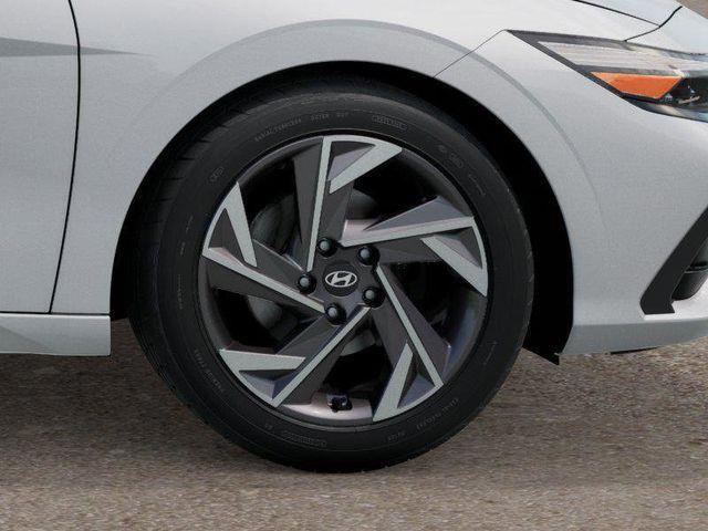 Hyundai Elantra  2025