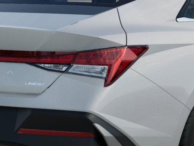 Hyundai Elantra  2025