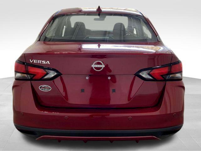 Nissan Versa  2025