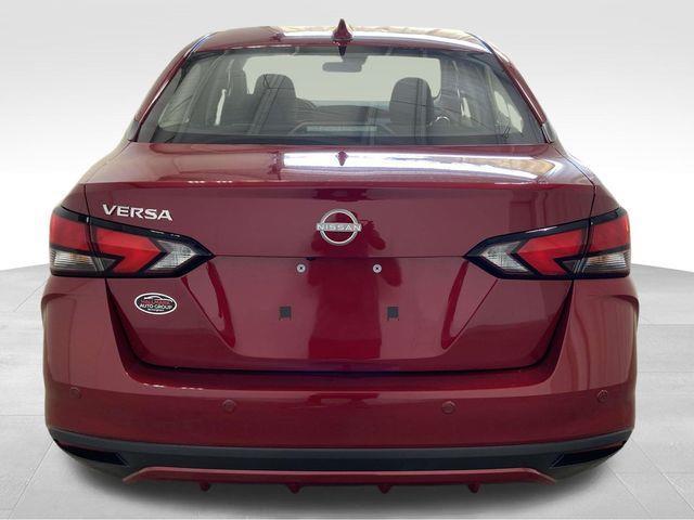 Nissan Versa  2025