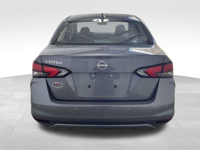Nissan Versa  2025