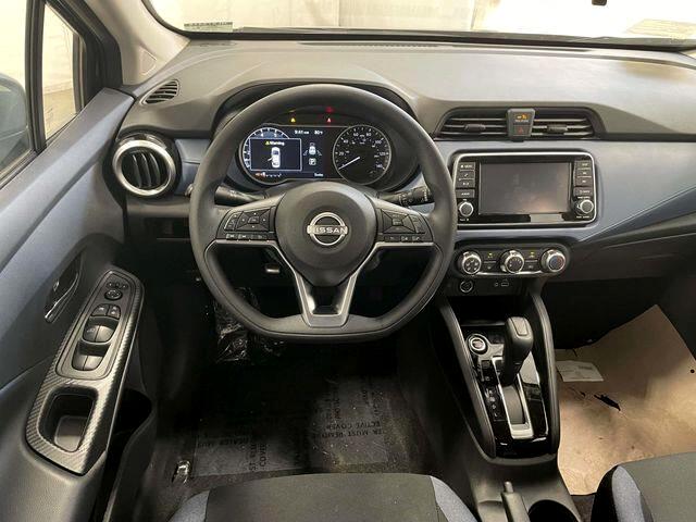 Nissan Versa  2025