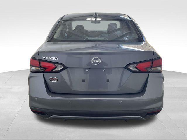 Nissan Versa  2025