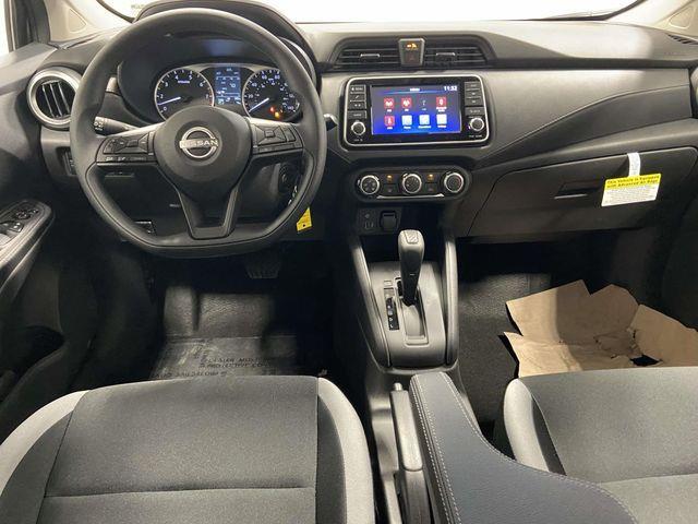 Nissan Versa  2025