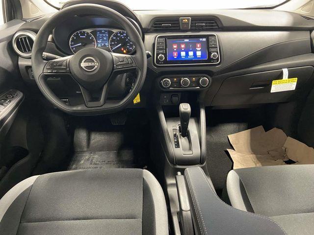 Nissan Versa  2025