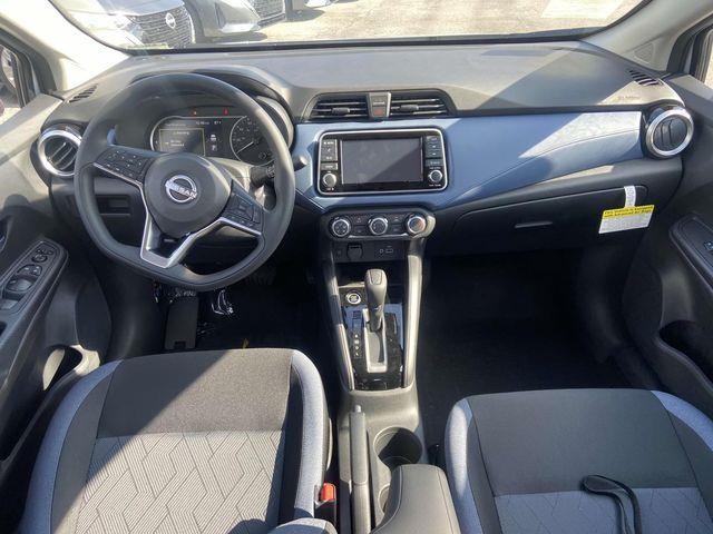 Nissan Versa  2025