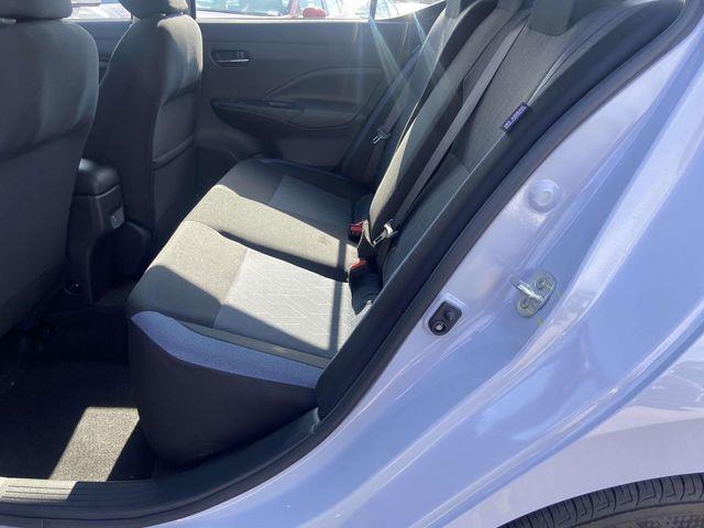 Nissan Versa  2025
