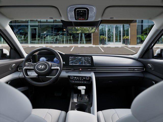 Hyundai Elantra  2025