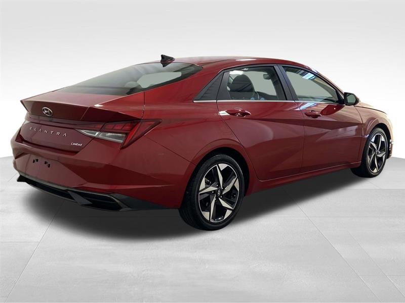 Hyundai Elantra  2023