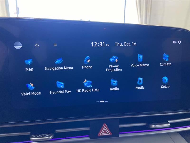 Hyundai Elantra  2023