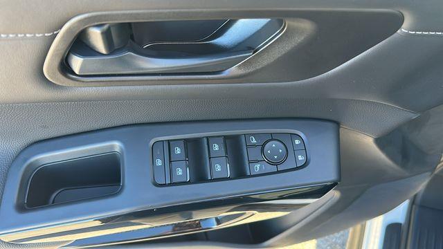 Nissan Pathfinder  2025