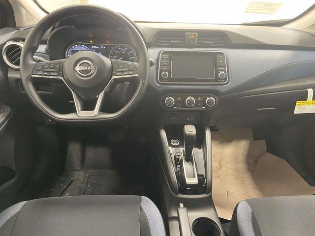 Nissan Versa  2025