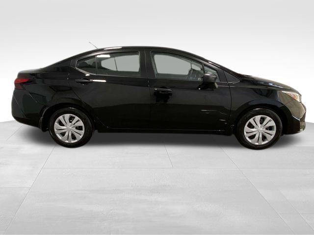 Nissan Versa  2025