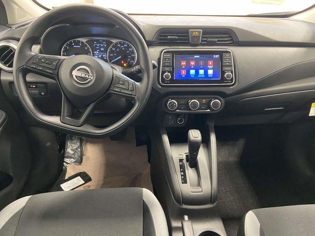 Nissan Versa  2025