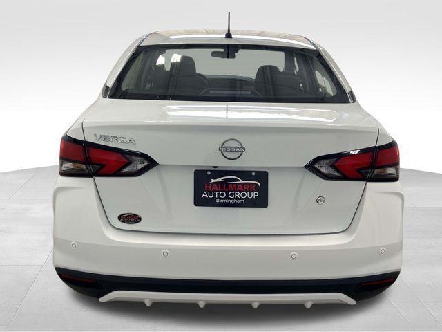 Nissan Versa  2025