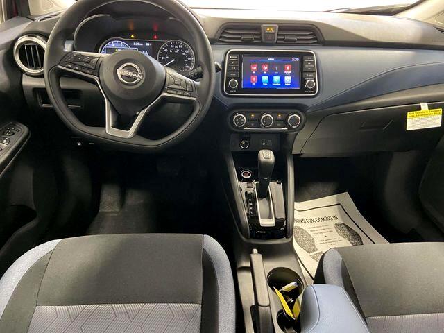 Nissan Versa  2025