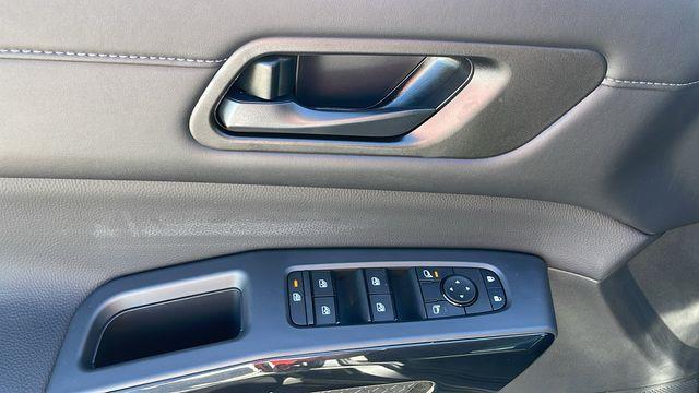 Nissan Pathfinder  2025