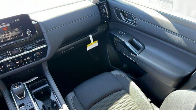 Nissan Pathfinder  2025