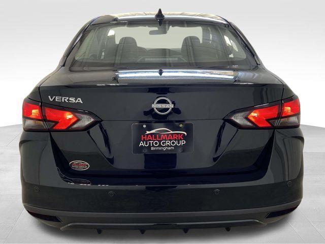 Nissan Versa  2025