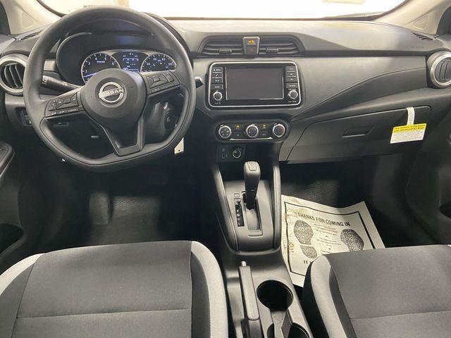 Nissan Versa  2025