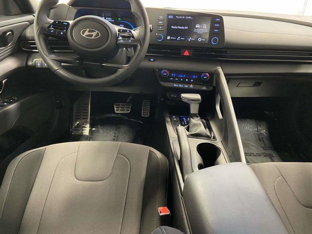 Hyundai Elantra  2025 Hyundai Elantra  2025