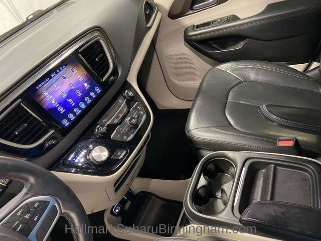 Chrysler Pacifica  2017