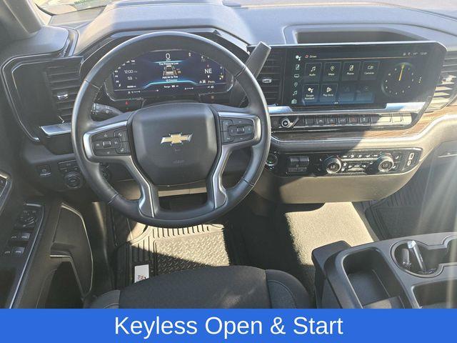 Chevrolet Silverado 1500  2025