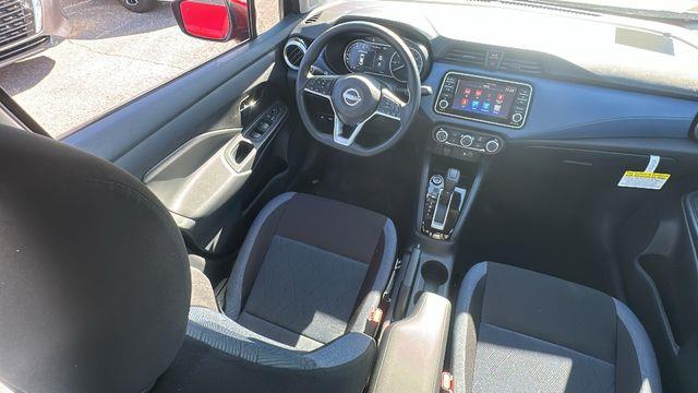 Nissan Versa  2025