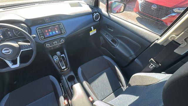 Nissan Versa  2025