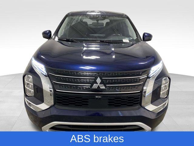 Mitsubishi Outlander  2024