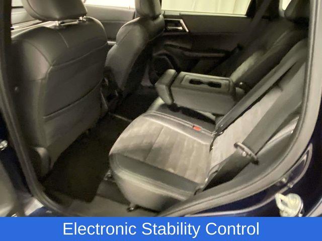 Mitsubishi Outlander  2024