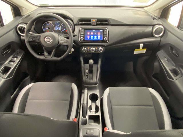 Nissan Versa  2025