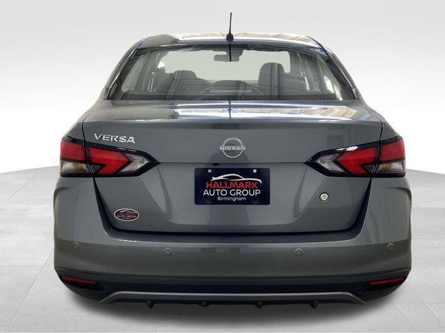 Nissan Versa  2025