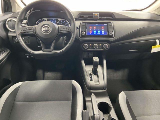 Nissan Versa  2025